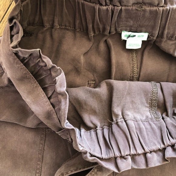 Aerie Paper Bag Shorts Brown Size XS - Picture 2 of 5